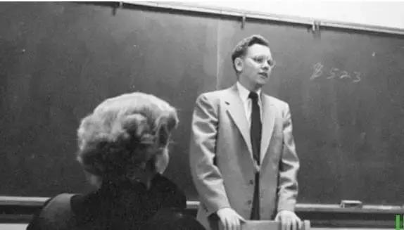 巴菲特财富人生：19岁遭哈佛拒绝，如何从卖报少年逆袭为股神？