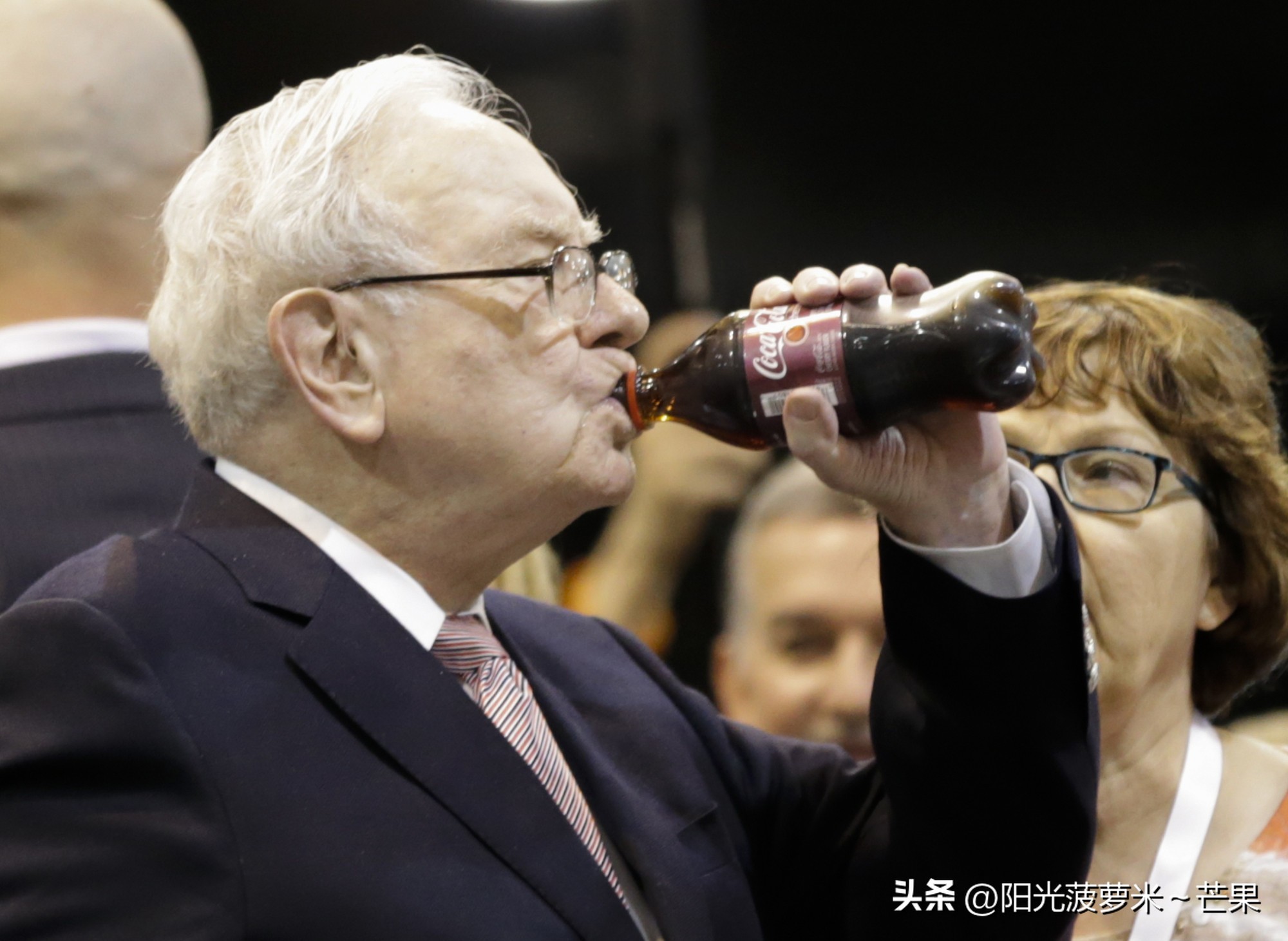 能力圈主战场持续复利实践_滚雪球巴菲特传_巴菲特长坡厚雪复利效应