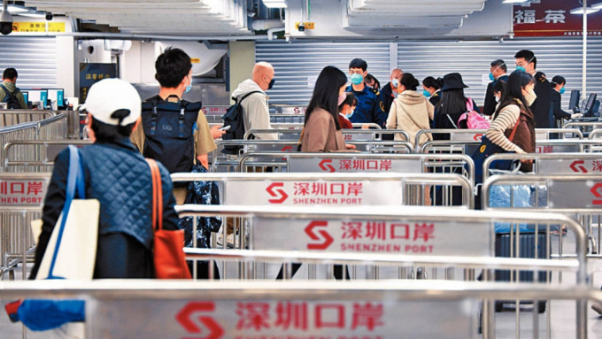 做香港代购1:1有的赚吗_深圳1368水围街区消费回暖_香港反代购商机