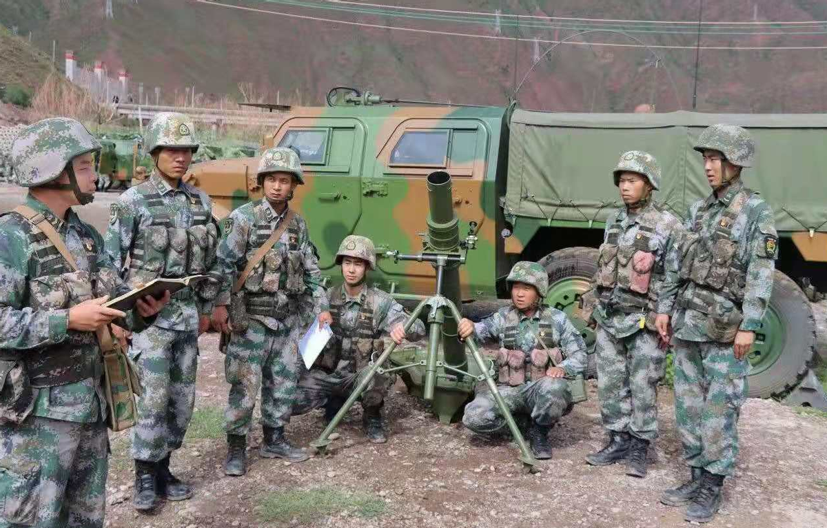 人民解放军车载迫击炮_新一代国产车载迫击炮_自制迫击炮
