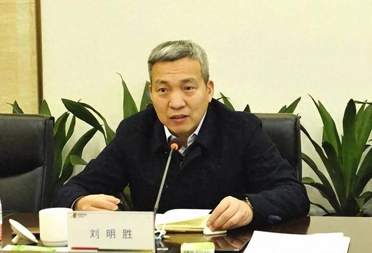 国电集团办公厅主任_省电力公司办公室主任级别_国电主任是什么级别