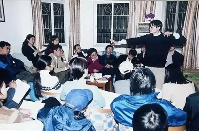 1999年中国电商发展历程_开个网店能赚钱是哪一年_阿里巴巴创立背景