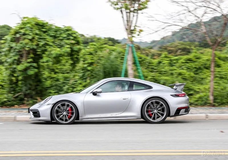 保时捷911Carrera 4S评测_兰博基尼跑车价钱_保时捷911Carrera 4S参数