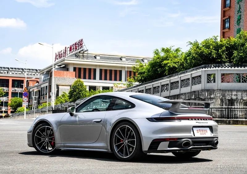 兰博基尼跑车价钱_保时捷911Carrera 4S参数_保时捷911Carrera 4S评测