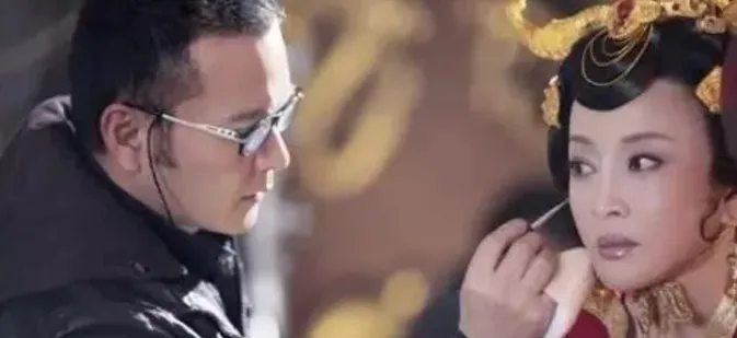 毛戈平化妆品公司市值_中国上市化妆品公司_毛戈平港股上市